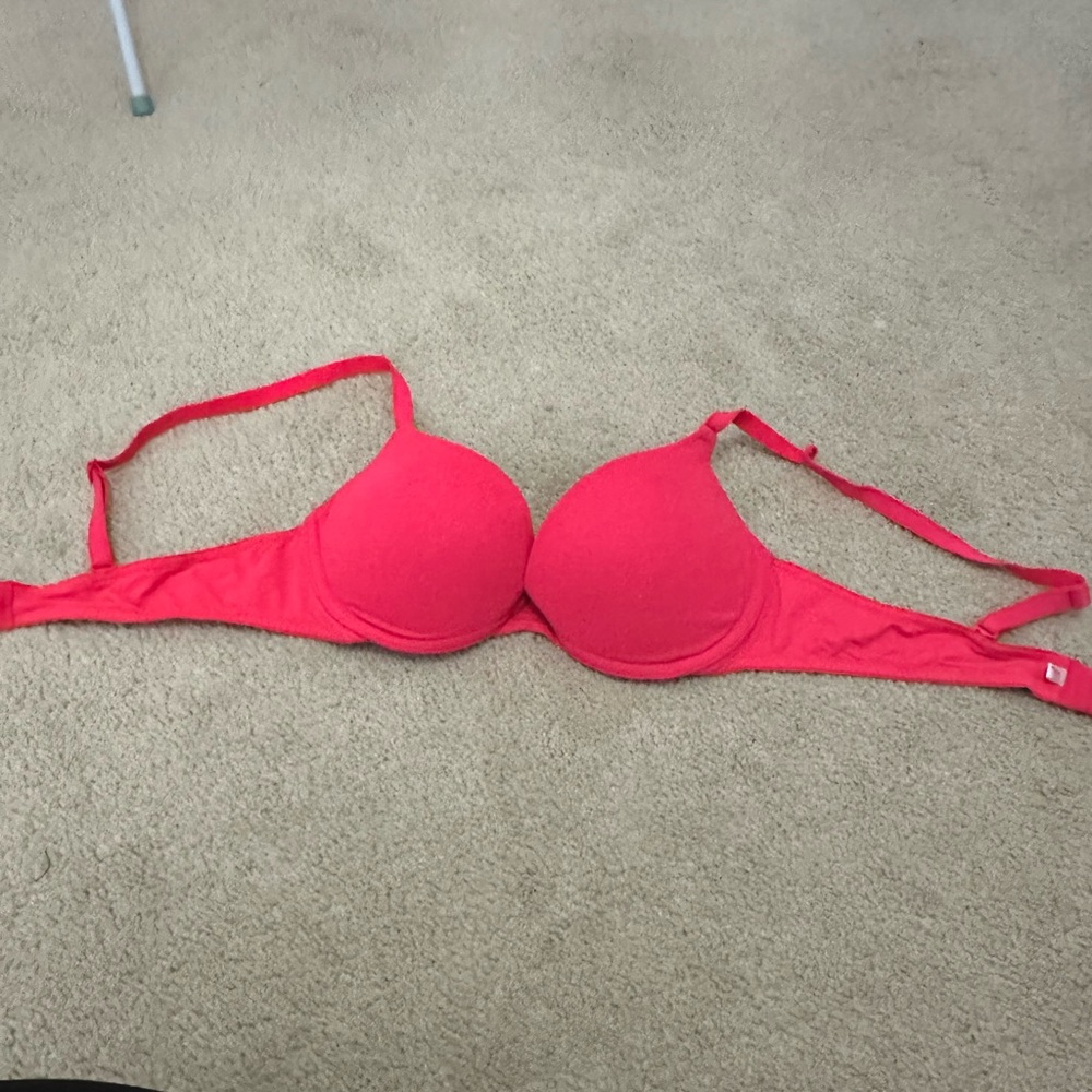 🤍 PINK Victoria's Secret Vibrant Bra 🤍